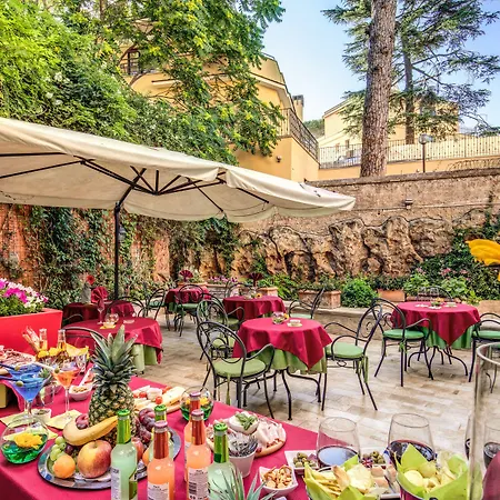 Garden Hotel 3*